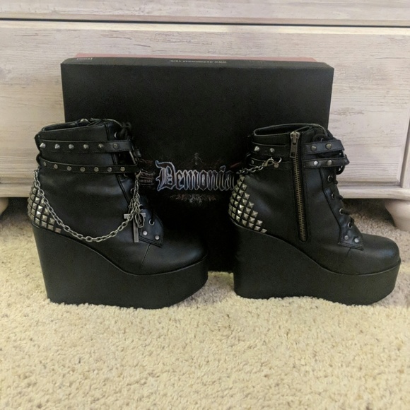demonia poison 101 boots